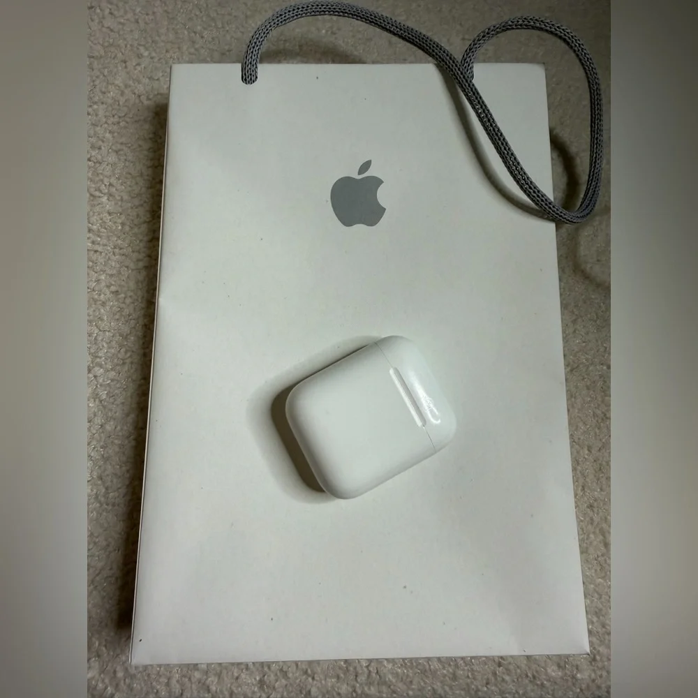 Air pods headphones - Picture 4 of 6